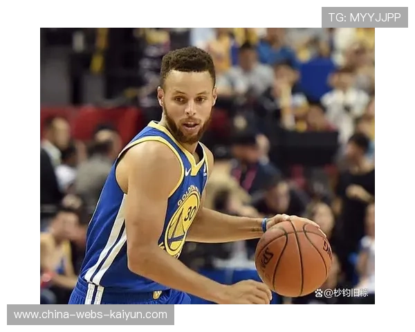 库里接球滑步突破抛进两分，勇士拿下关键回合